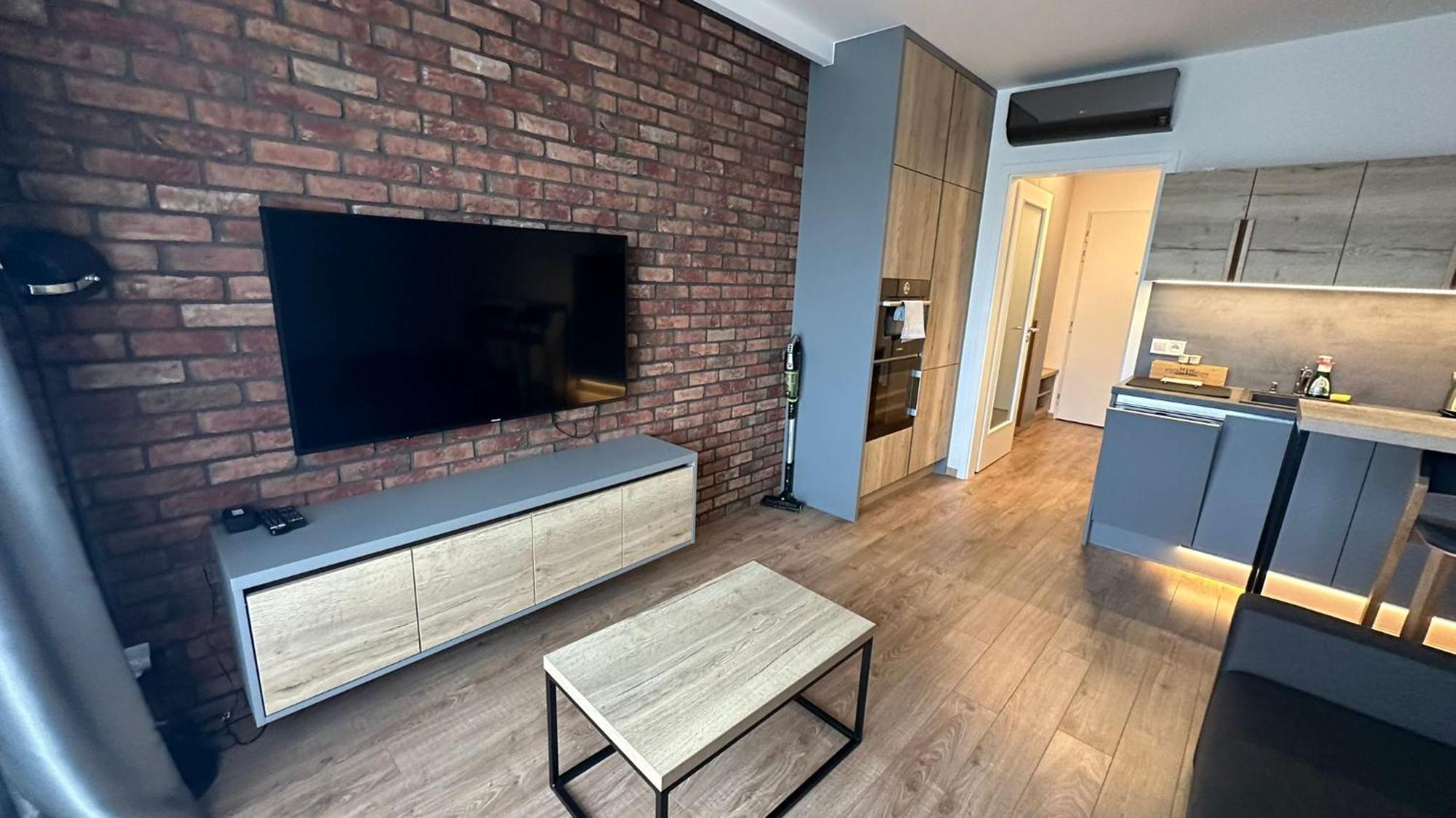 Ah Radnica V Apartment โกชิเซ ภายนอก รูปภาพ